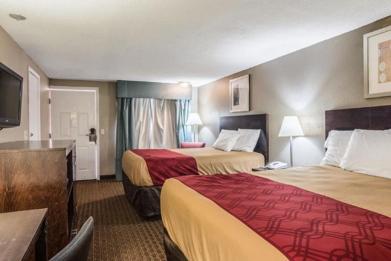 Rodeway Inn Swainsboro Bagian luar foto