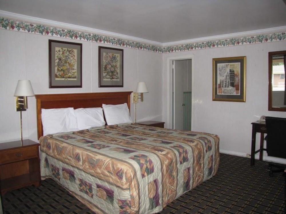 Rodeway Inn Swainsboro Bagian luar foto